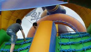 Bouncy castle accident, four children killed in an Australian school.