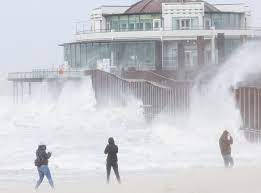 Storm Eunice: 9 dead across Europe, 200,000 British homes without electricity.