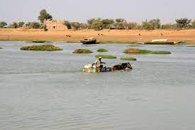 Nigerian floods: 500 dead, 90,000 homes destroyed, food insecurity alarming.