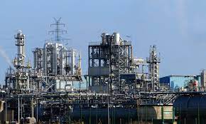 Shell, to achieve net zero by 2050 will shut the German oil refinery and divest from Singapore.