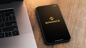 Nigeria crackdowns on cryptocurrencies in a bid to salvage the Naira detains Binance executives.