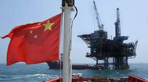 China discovers a 100 million tonne oilfield in the South China Sea.