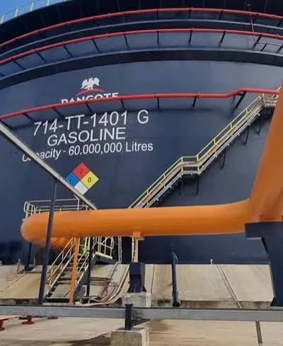 Nigeria’s Dangote Refinery secures $1 billion underwriting for Africa’s largest $5 billion IPO.